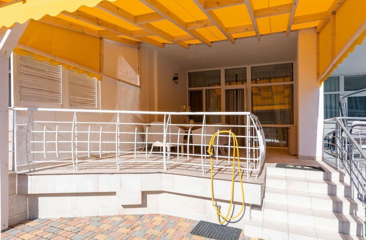 Sealoft Apartment Gribovka Luaran gambar